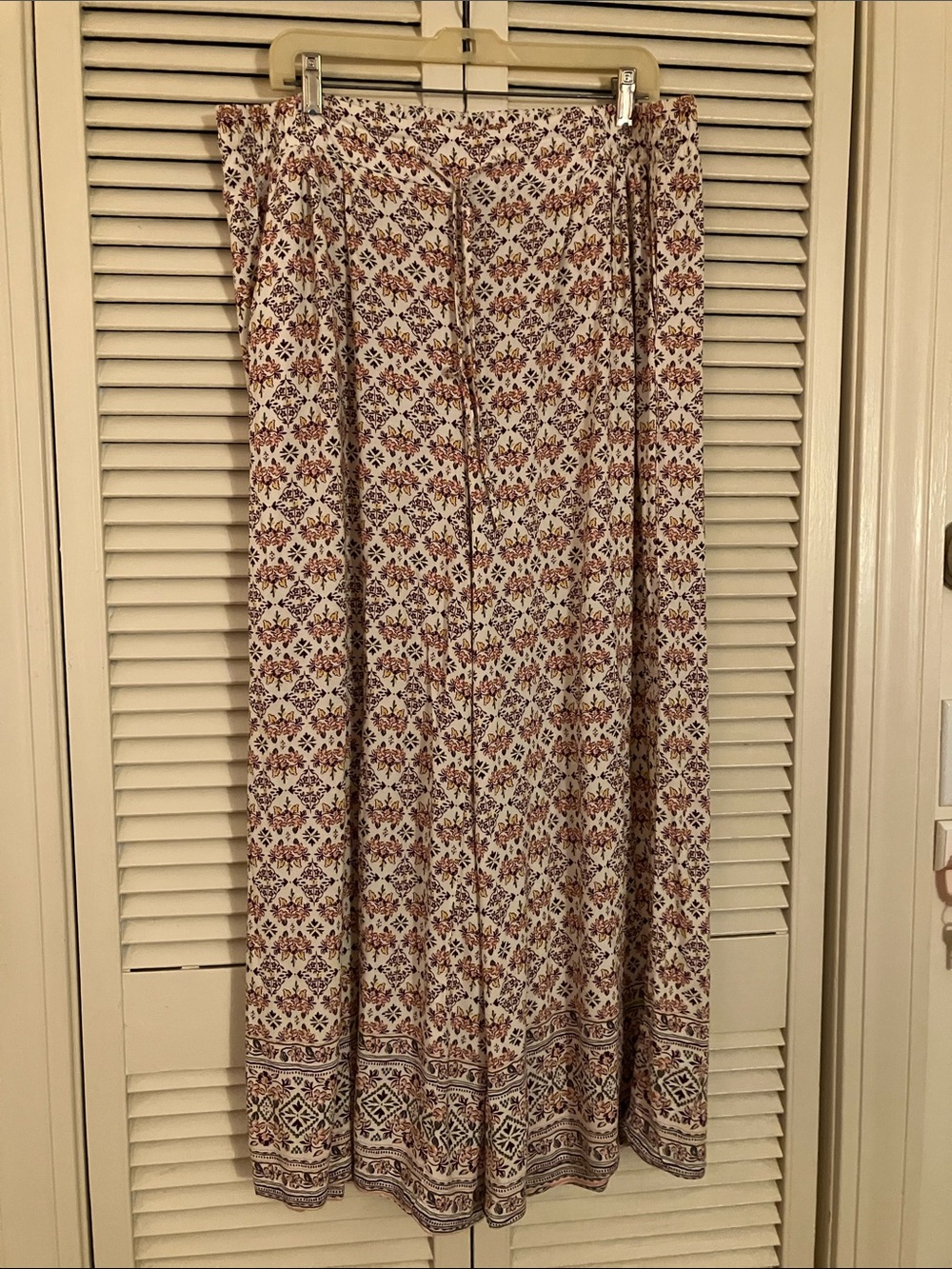 torrid Size 1S Boho Wide-Leg Pull-on Pant in Cream with Peach and Brown Print